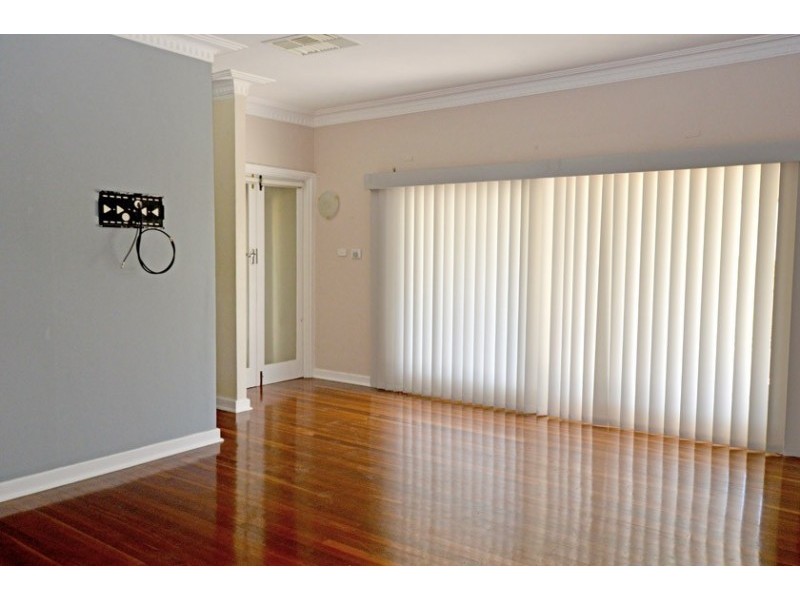 89 Gavour Road, Wattle Grove WA 6107