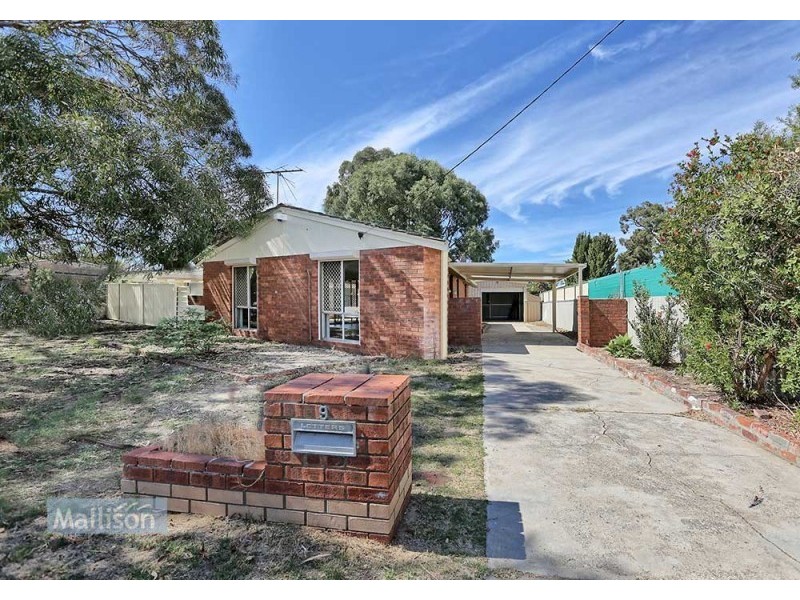 9 Harlow Court, Camillo WA 6111