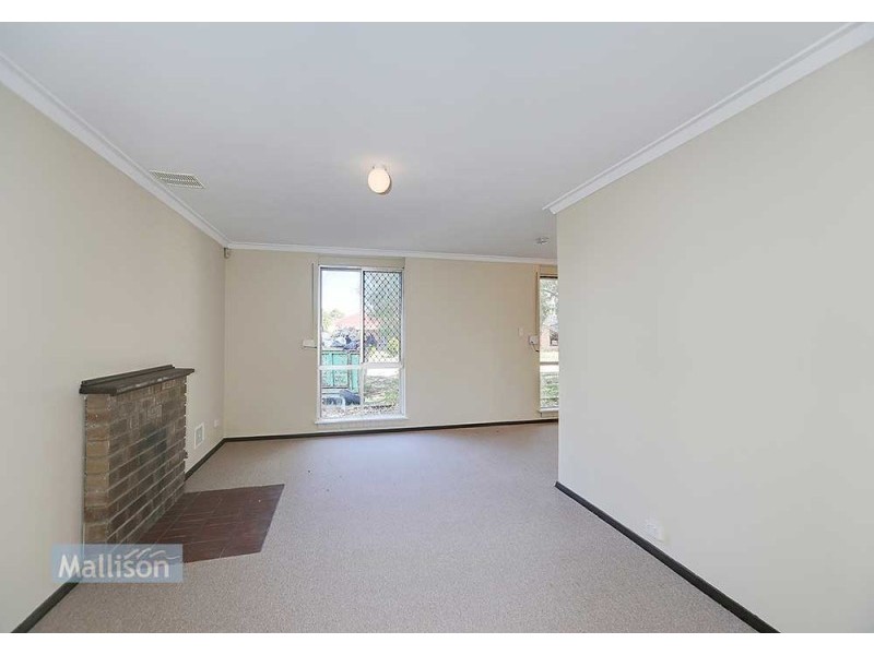 9 Harlow Court, Camillo WA 6111