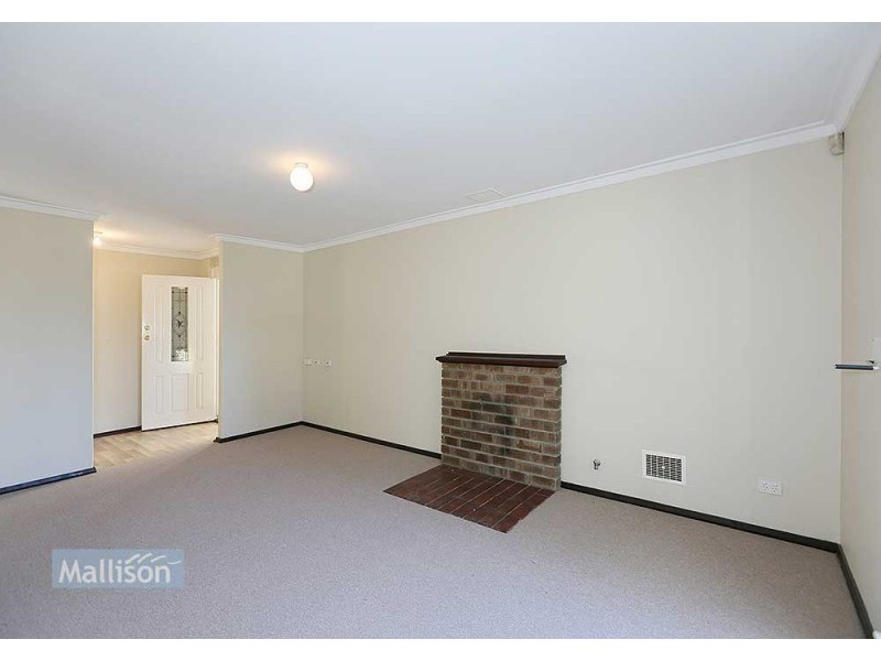 9 Harlow Court, Camillo WA 6111