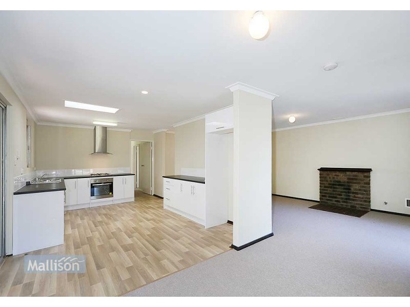 9 Harlow Court, Camillo WA 6111