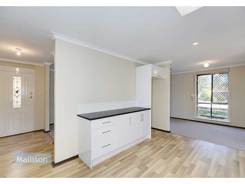 9 Harlow Court, Camillo WA 6111