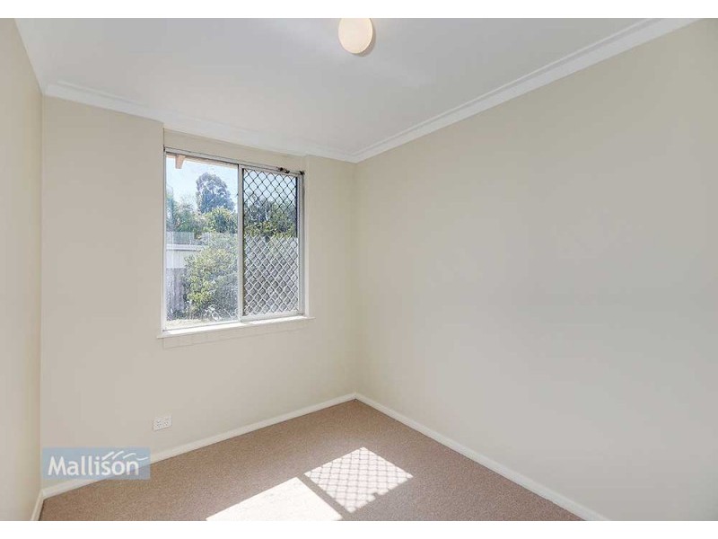 9 Harlow Court, Camillo WA 6111