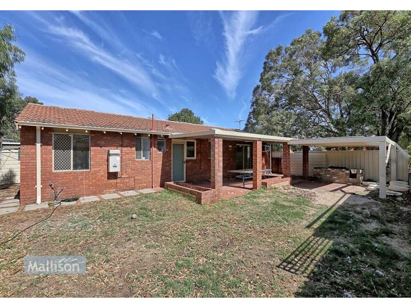 9 Harlow Court, Camillo WA 6111