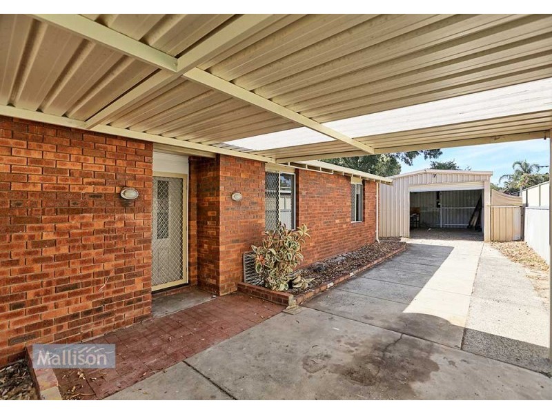 9 Harlow Court, Camillo WA 6111