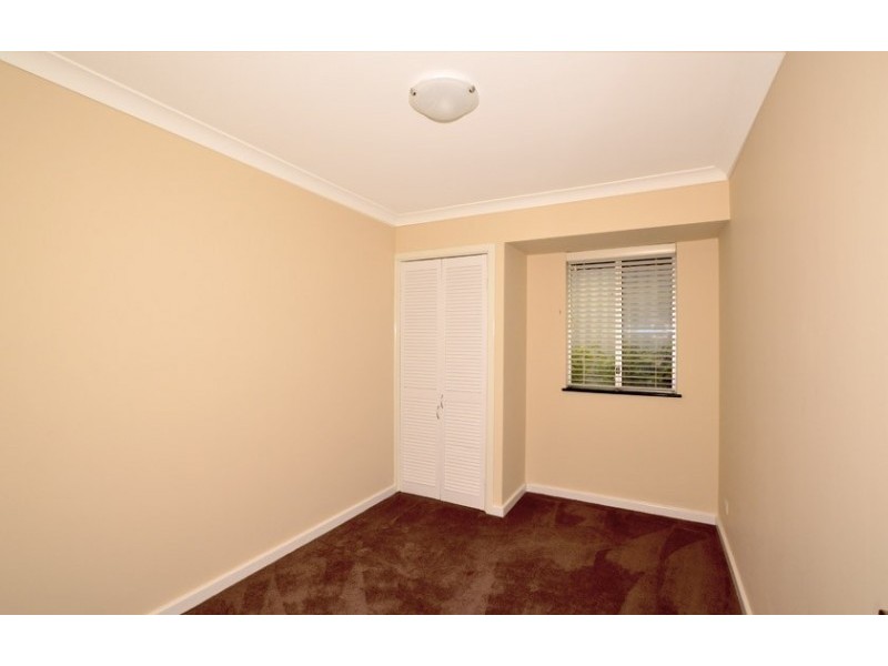 25 Ningaloo Way, Thornlie WA 6108