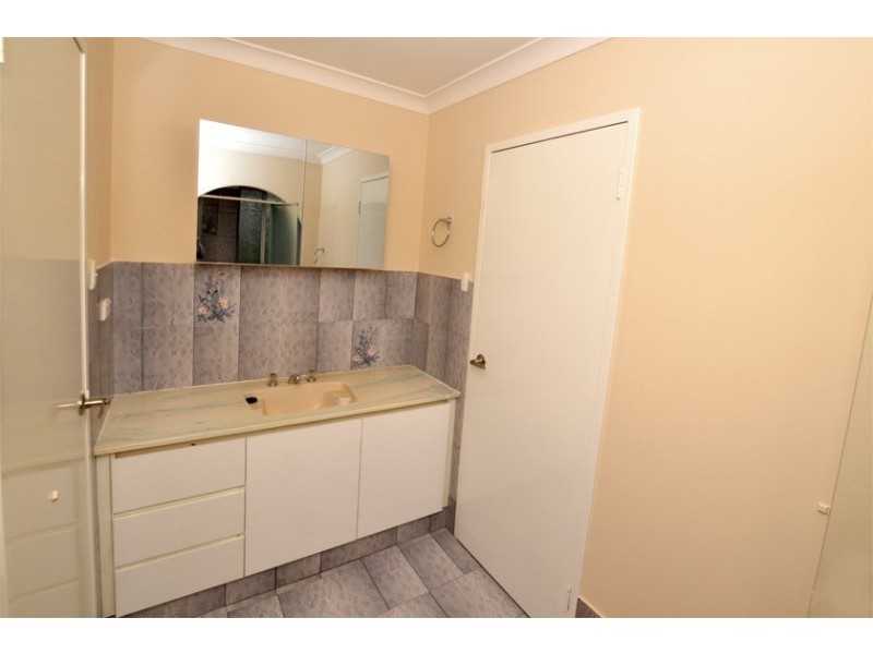 25 Ningaloo Way, Thornlie WA 6108