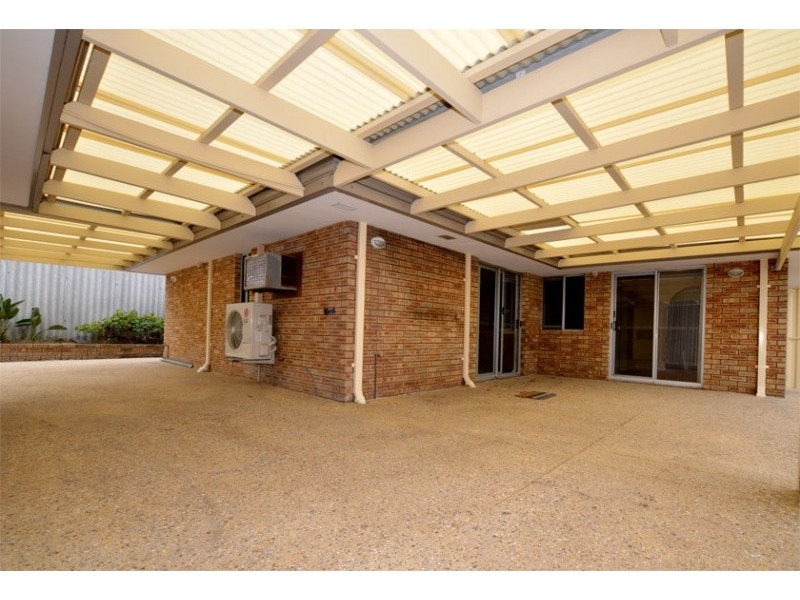 25 Ningaloo Way, Thornlie WA 6108
