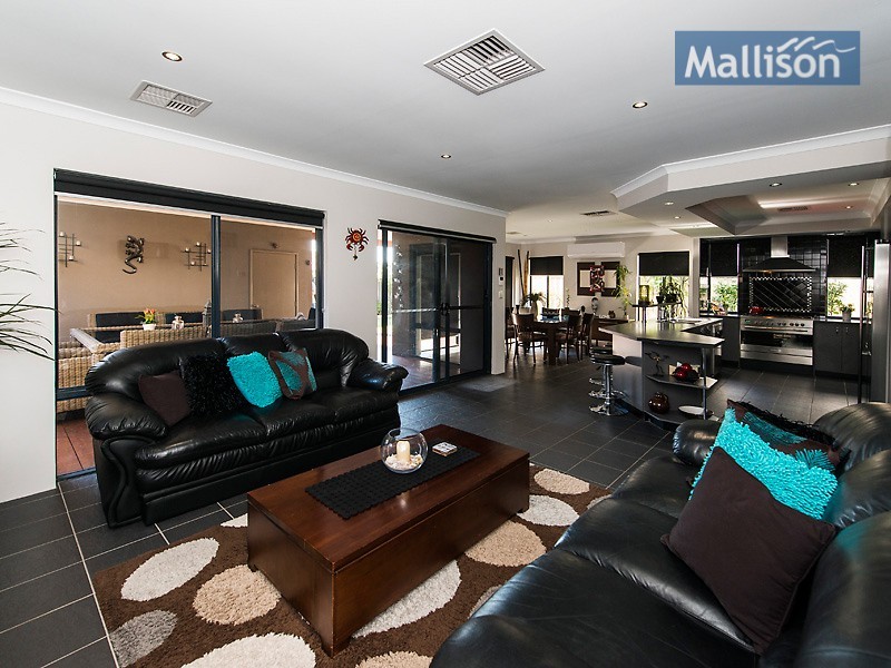 24 Admiralty Road, Canning Vale WA 6155