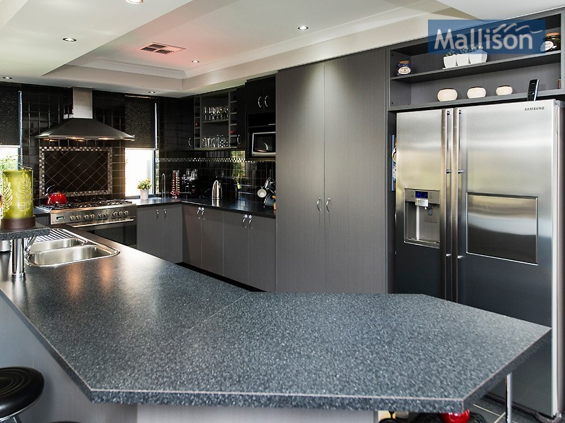 24 Admiralty Road, Canning Vale WA 6155