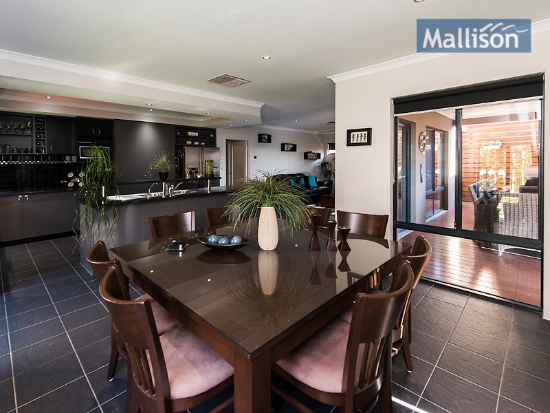 24 Admiralty Road, Canning Vale WA 6155