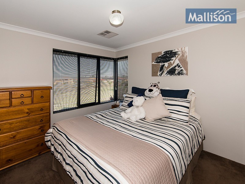 24 Admiralty Road, Canning Vale WA 6155