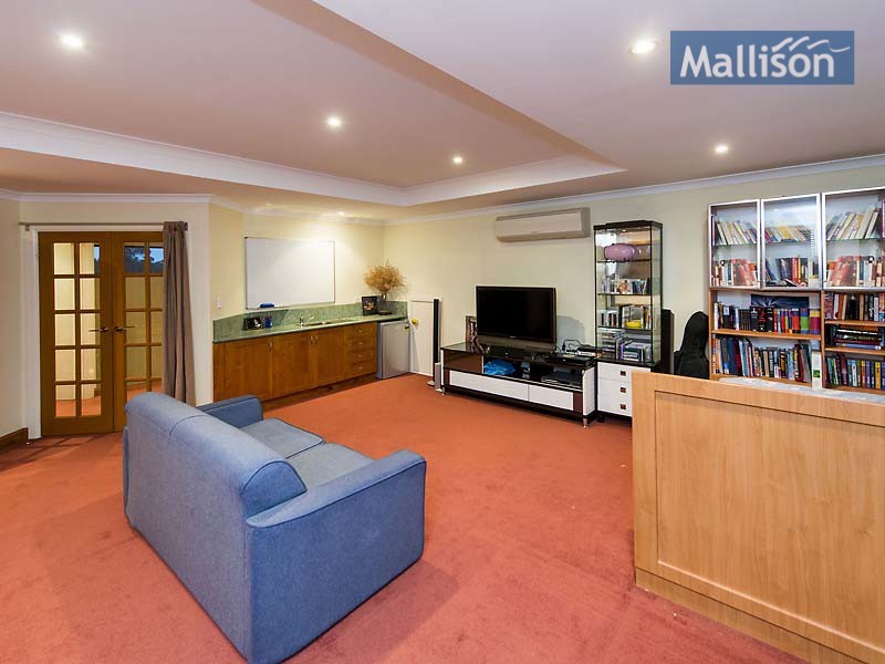 32 Burtonia Place, Canning Vale WA 6155