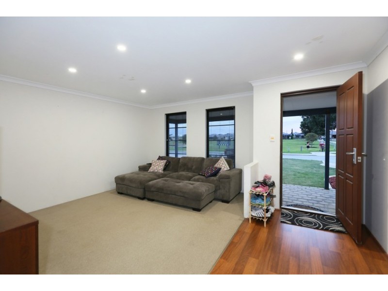 12 Dunsky Pass, Secret Harbour WA 6173