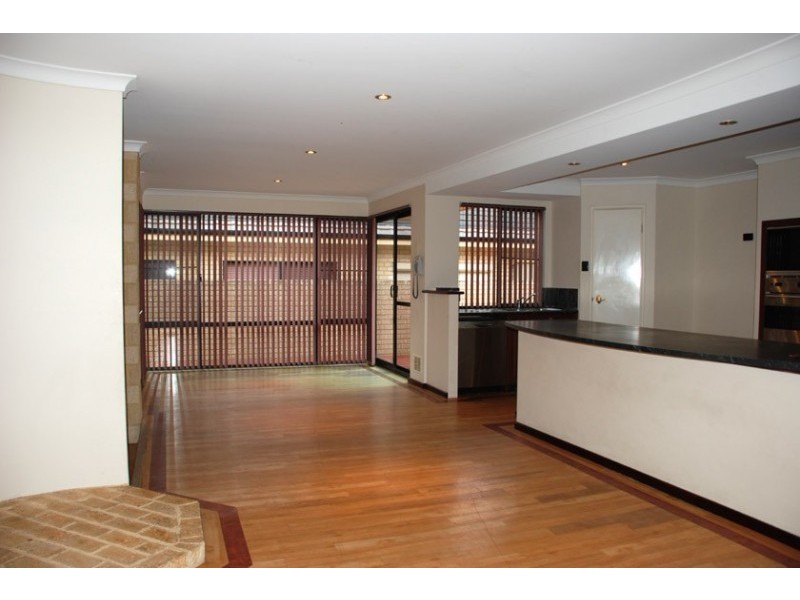 8 Wauhop Circle, Beeliar WA 6164