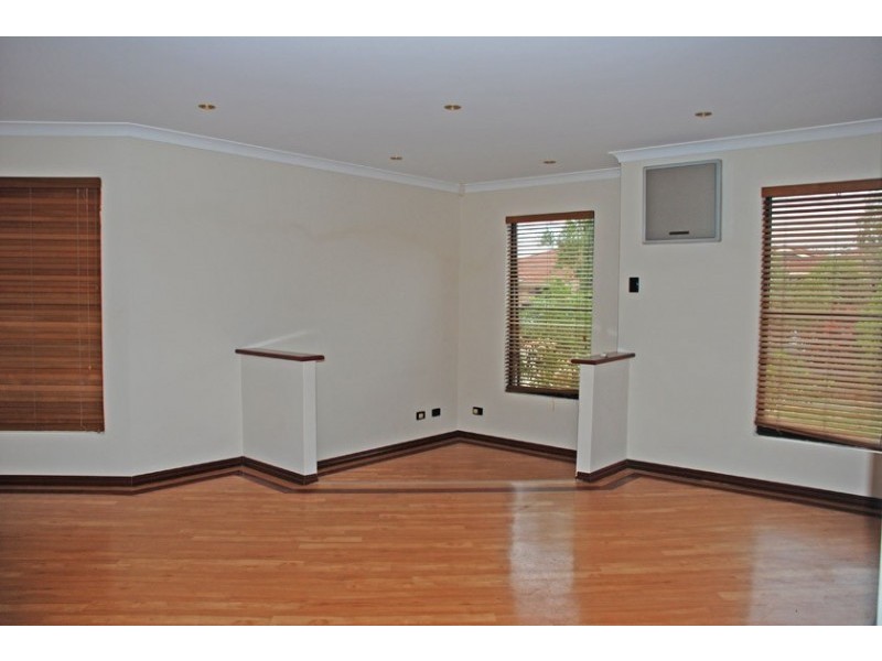 8 Wauhop Circle, Beeliar WA 6164