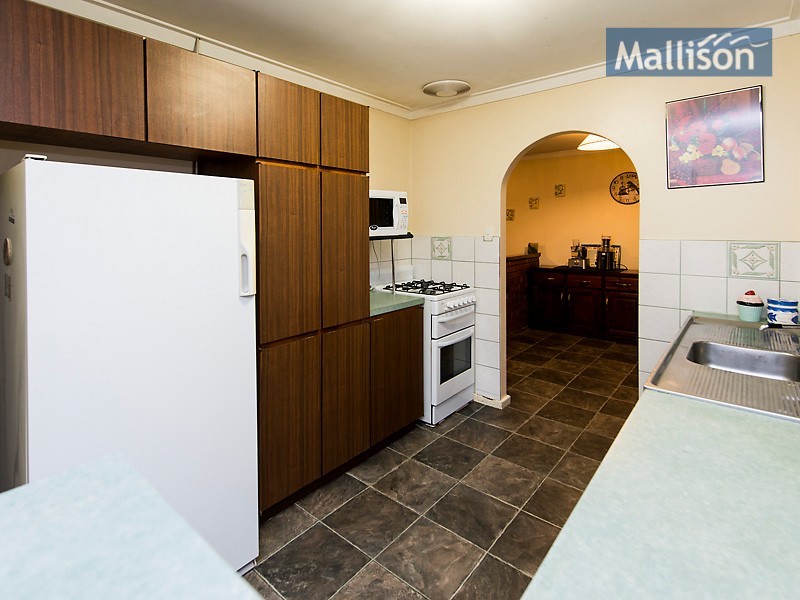 32 Shillington Way, Thornlie WA 6108