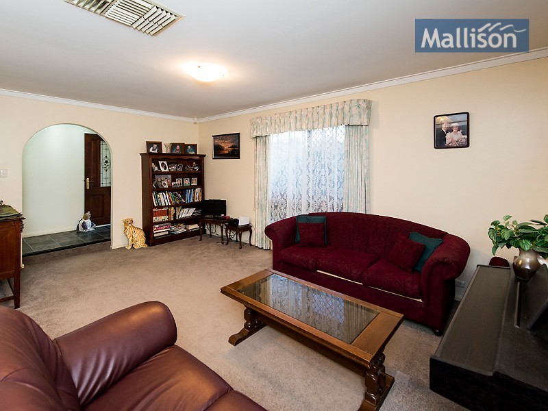 32 Shillington Way, Thornlie WA 6108