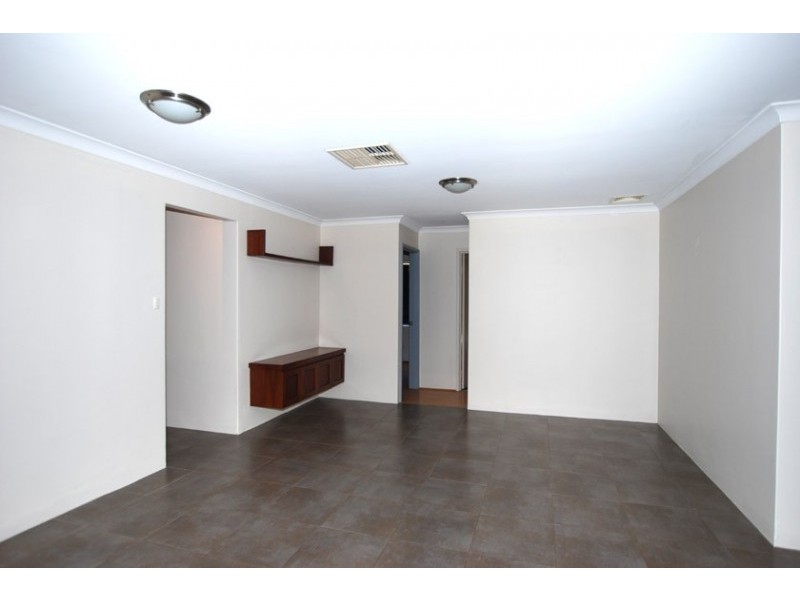 9 Timbercrest Road, Thornlie WA 6108