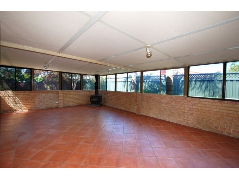 9 Timbercrest Road, Thornlie WA 6108