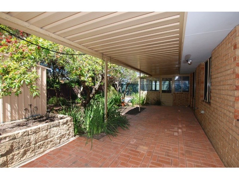 9 Timbercrest Road, Thornlie WA 6108