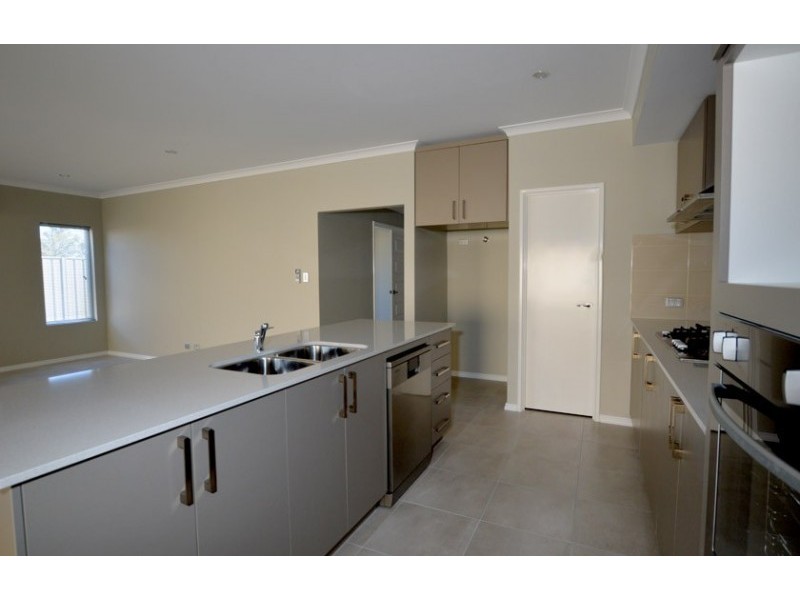 5 Morton Avenue, Wellard WA 6170