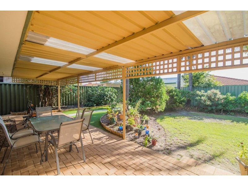 155 Forest Lakes Drive, Thornlie WA 6108