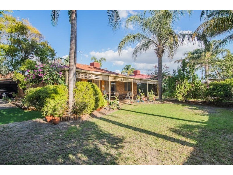 155 Forest Lakes Drive, Thornlie WA 6108