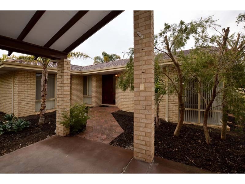 14B Castlemain Heights, Leeming WA 6149