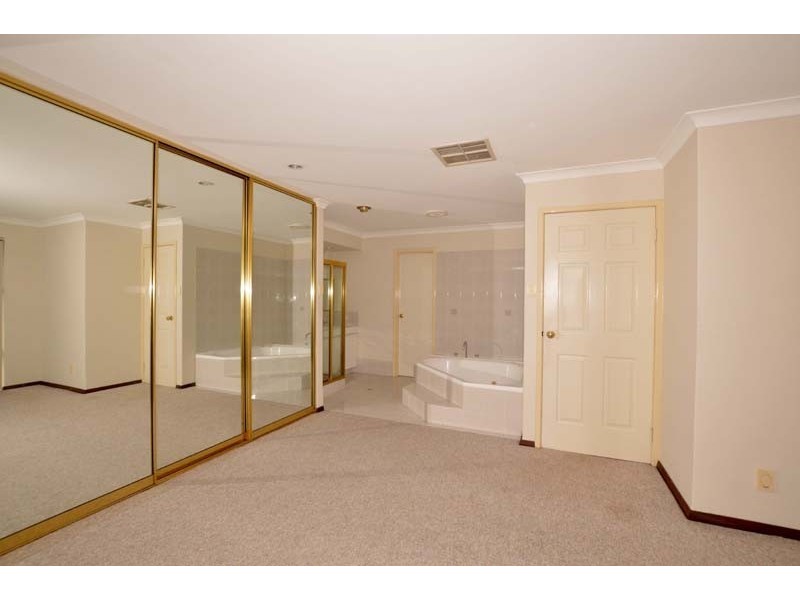 14B Castlemain Heights, Leeming WA 6149