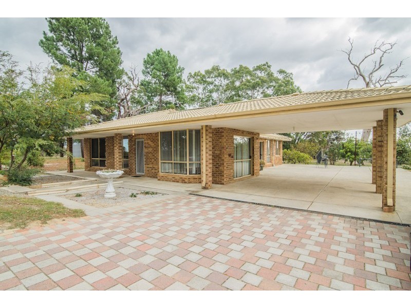 1153 Thomas Road, Oakford WA 6121