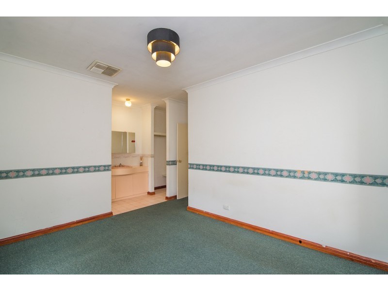 1153 Thomas Road, Oakford WA 6121