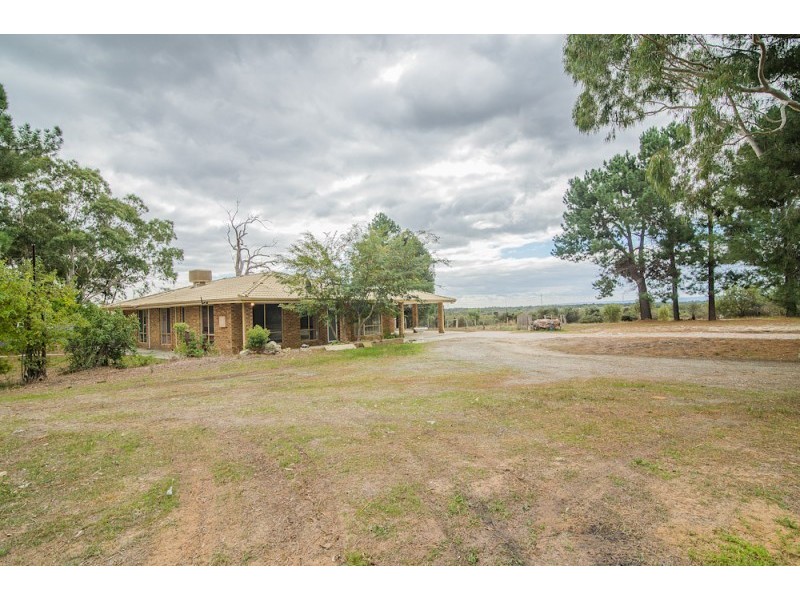 1153 Thomas Road, Oakford WA 6121