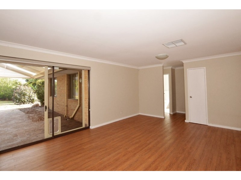 55 Sanderling Drive, Thornlie WA 6108