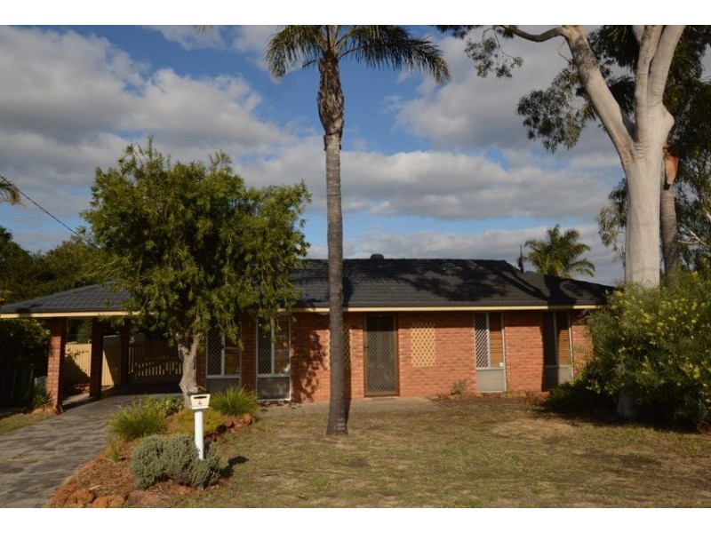 4 Greenwood Court, Kelmscott WA 6111