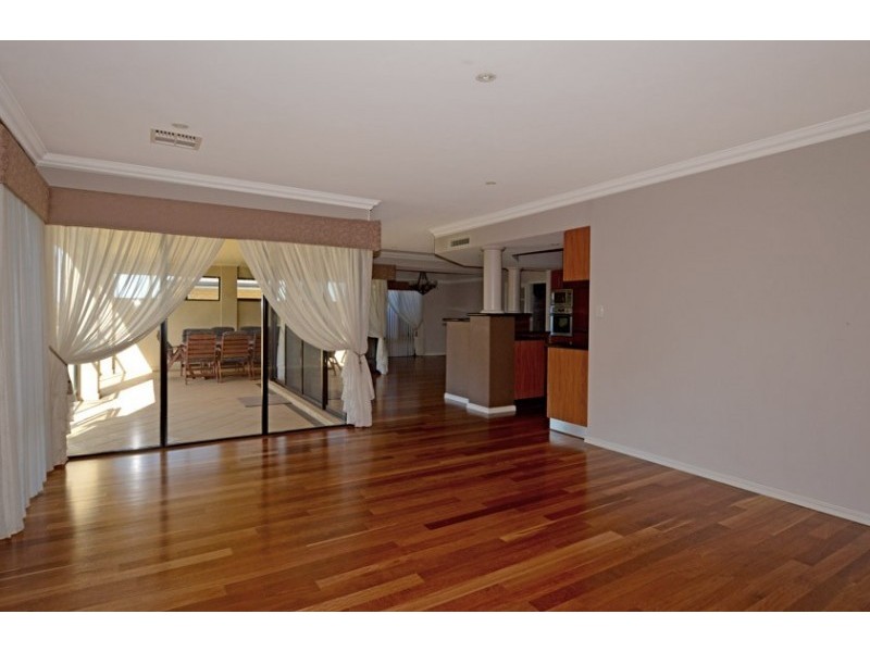 33 Giudice Way, Yangebup WA 6164