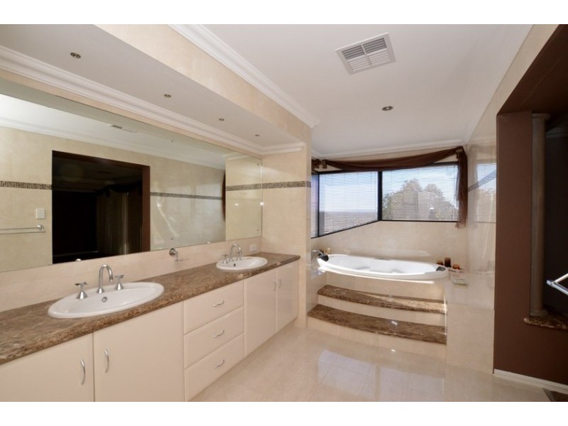 33 Giudice Way, Yangebup WA 6164