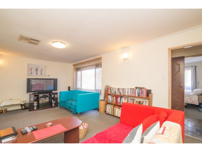 43 Dawson Avenue, Forrestfield WA 6058