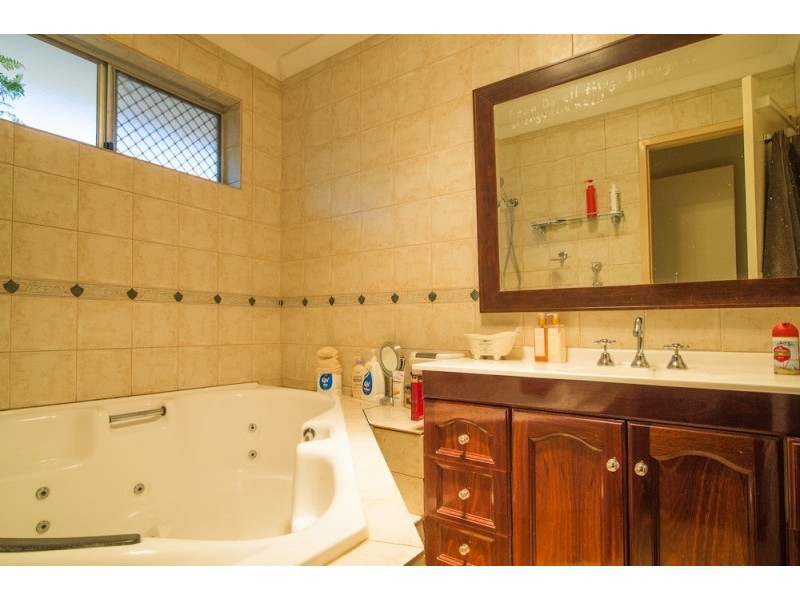 43 Dawson Avenue, Forrestfield WA 6058