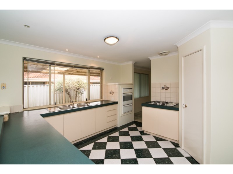 34 Tritonia Rise, Thornlie WA 6108