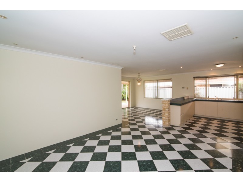 34 Tritonia Rise, Thornlie WA 6108