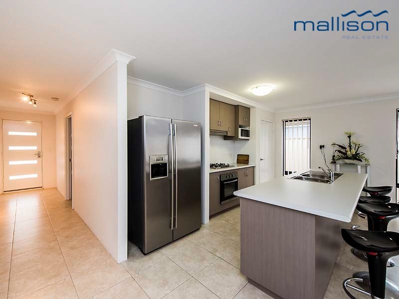 25 Springdale Boulevard, Secret Harbour WA 6173