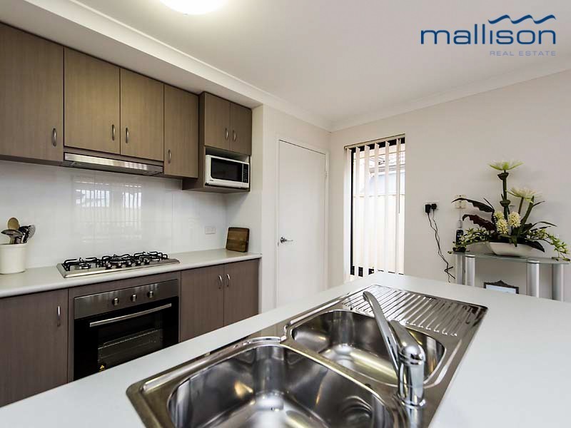 25 Springdale Boulevard, Secret Harbour WA 6173