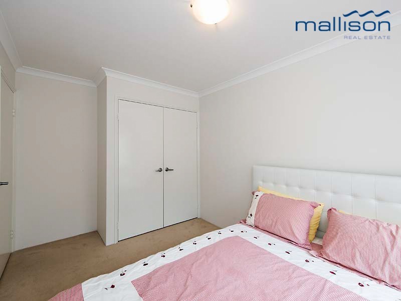 25 Springdale Boulevard, Secret Harbour WA 6173