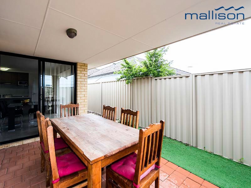 25 Springdale Boulevard, Secret Harbour WA 6173