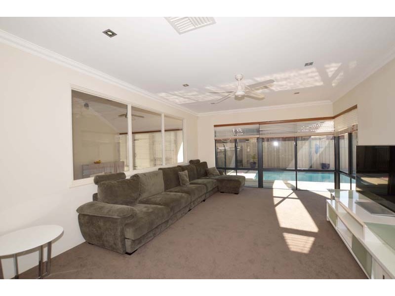 42 Ashridge Turn, Canning Vale WA 6155