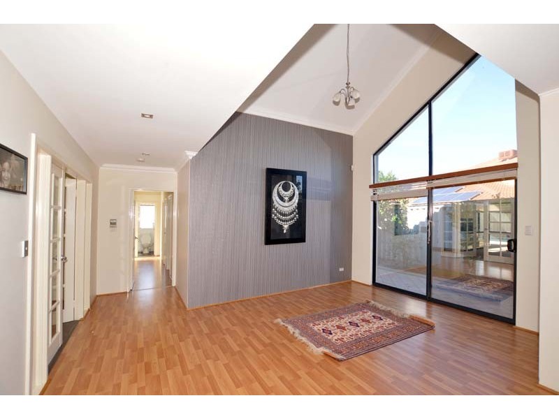 42 Ashridge Turn, Canning Vale WA 6155