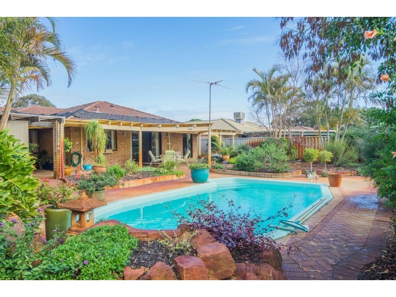 11 Discovery Drive, Thornlie WA 6108