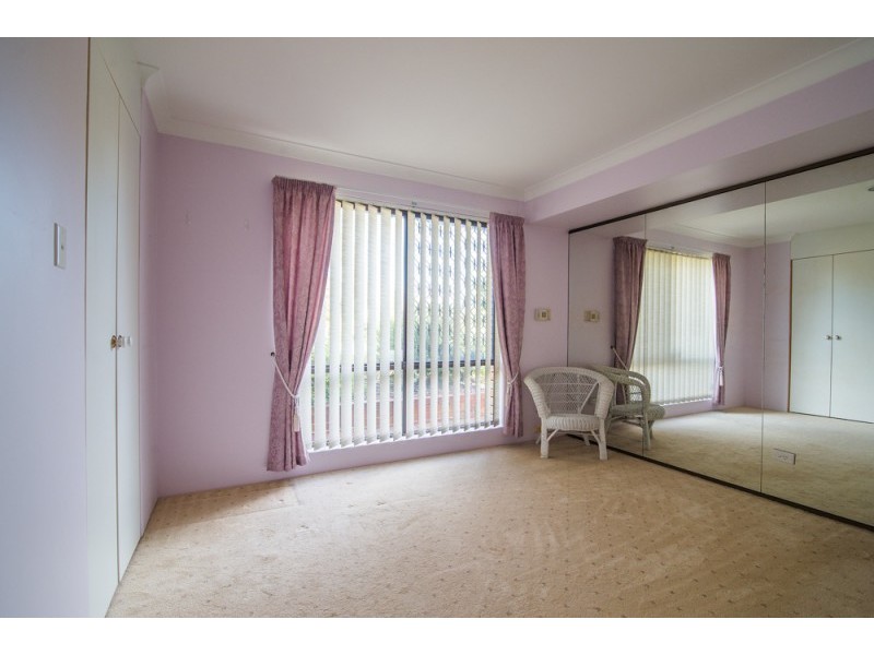 11 Discovery Drive, Thornlie WA 6108