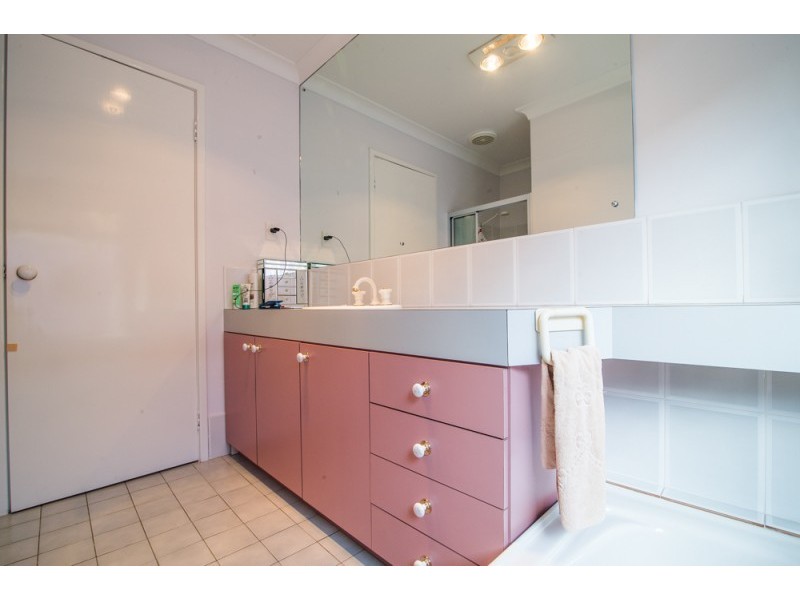 11 Discovery Drive, Thornlie WA 6108